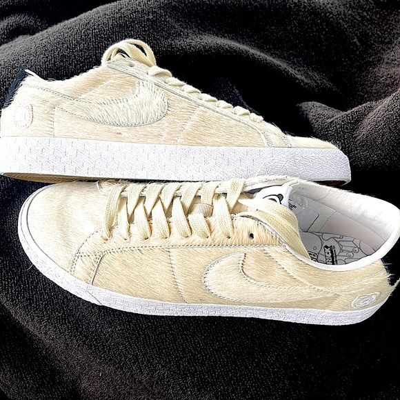 nike blazer low medicom